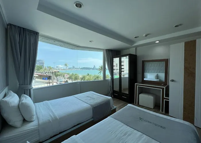 The Beach Front Resort, Pattaya